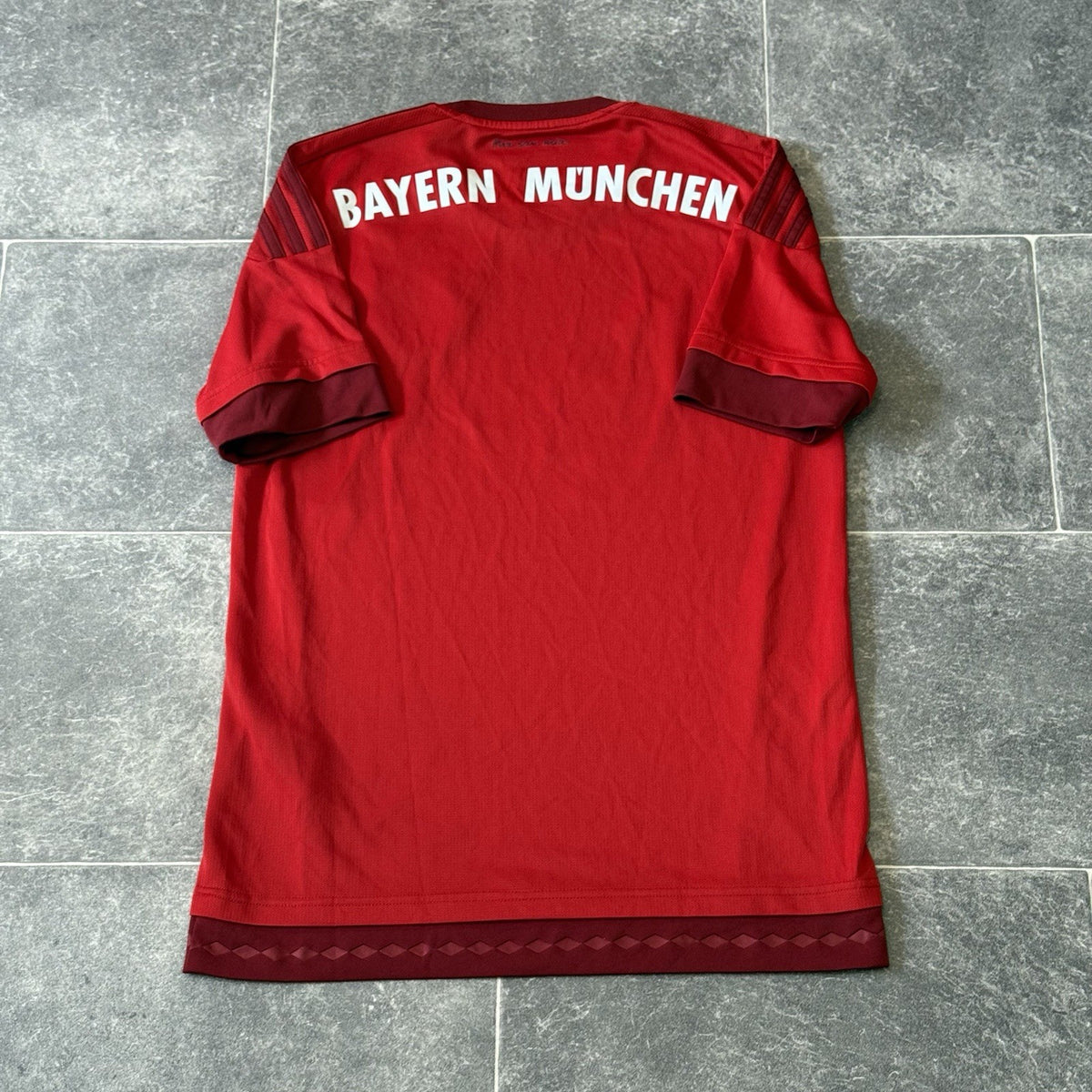 Bayern Munich Home Football Shirt 2015/16 Men’s Small Adidas