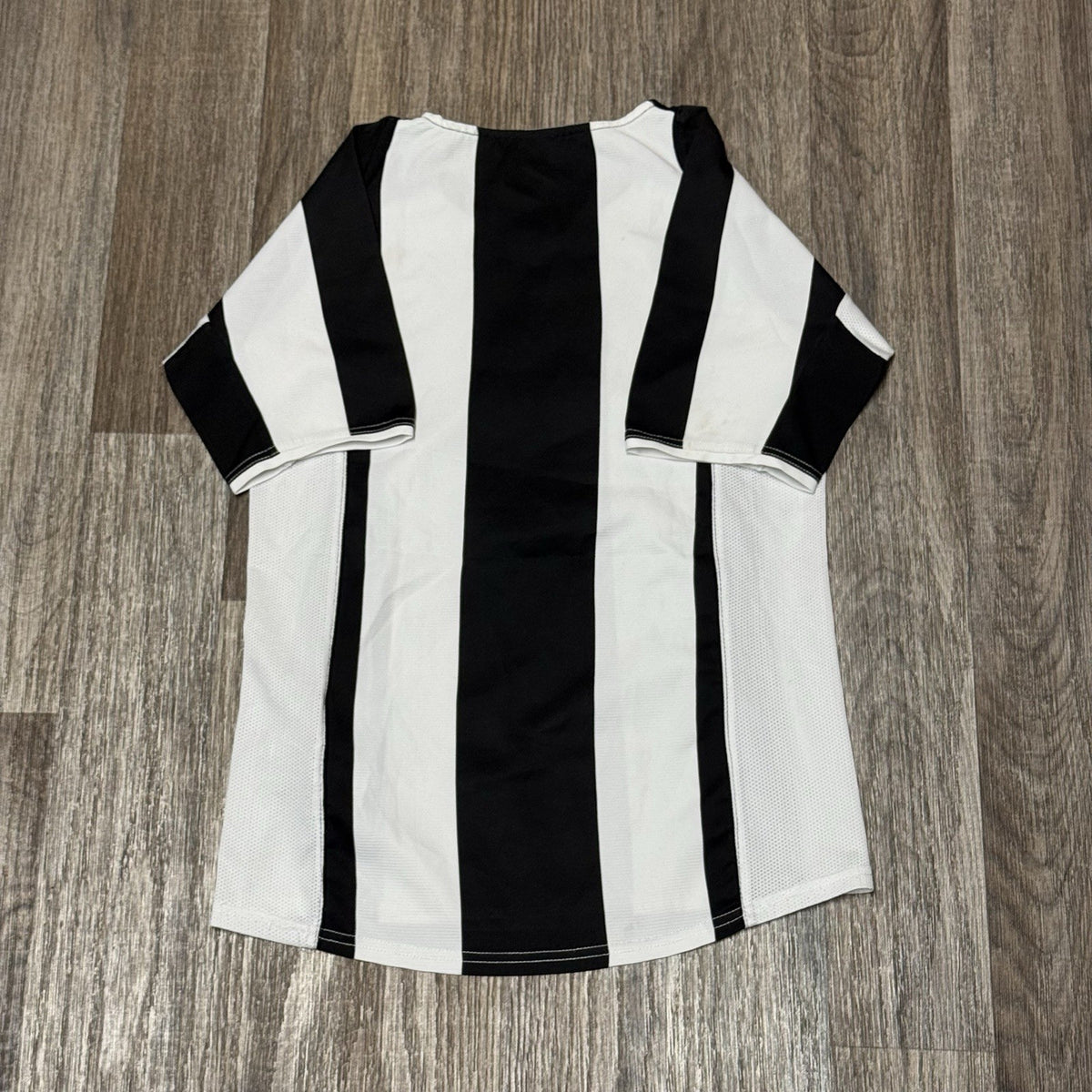 Vintage Juventus Football Shirt Medium Woman’s US 12 Home 2004 2005 Nike Jersey