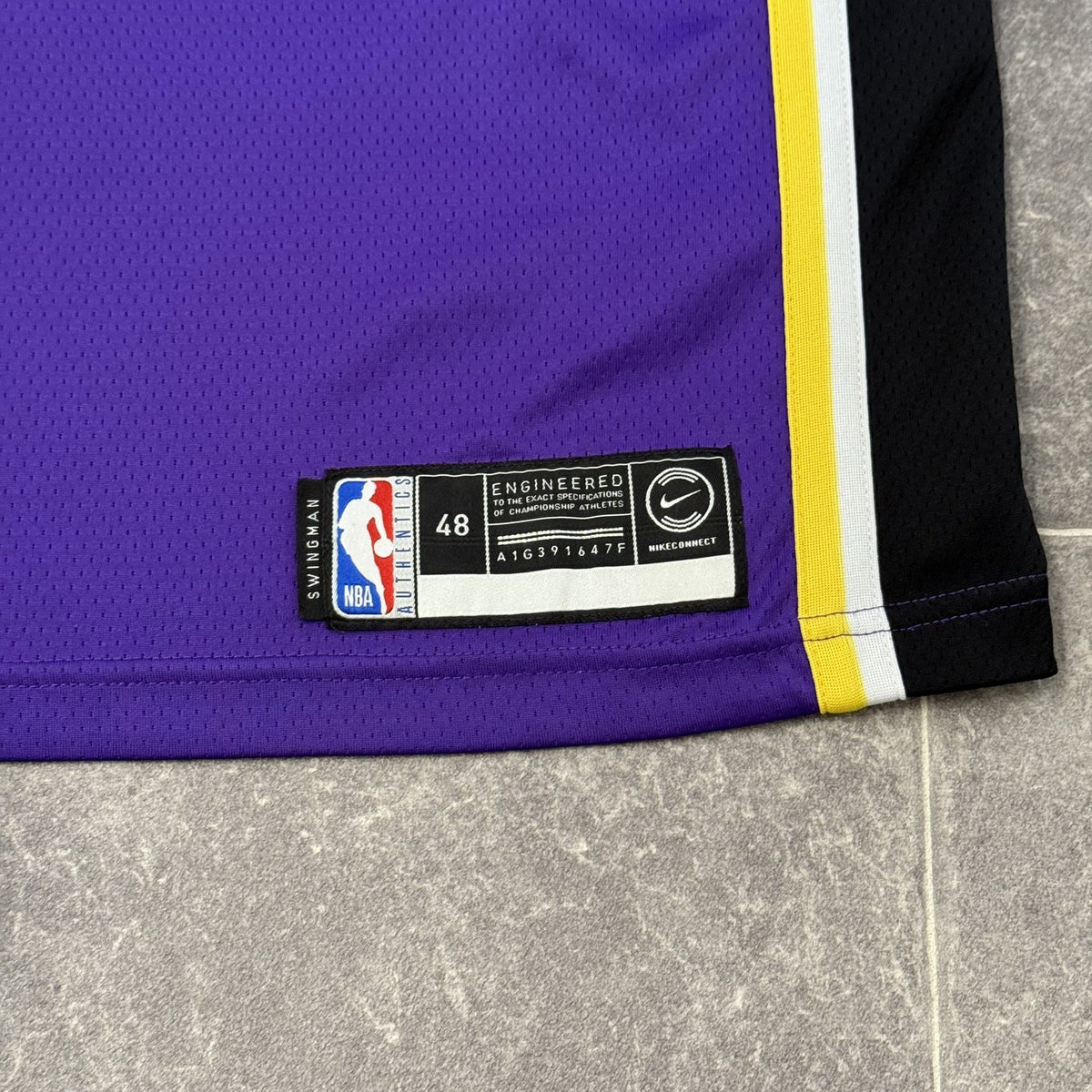 Lebron James Los Angeles Lakers Nike NBA Jersey Size Large 48 Adults