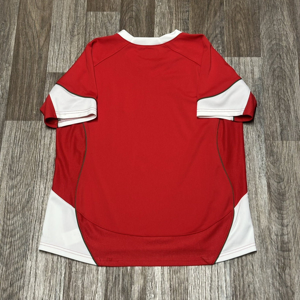 Wales 2009/10 Home Rugby Shirt Jersey Large Womans Under Armour WRU