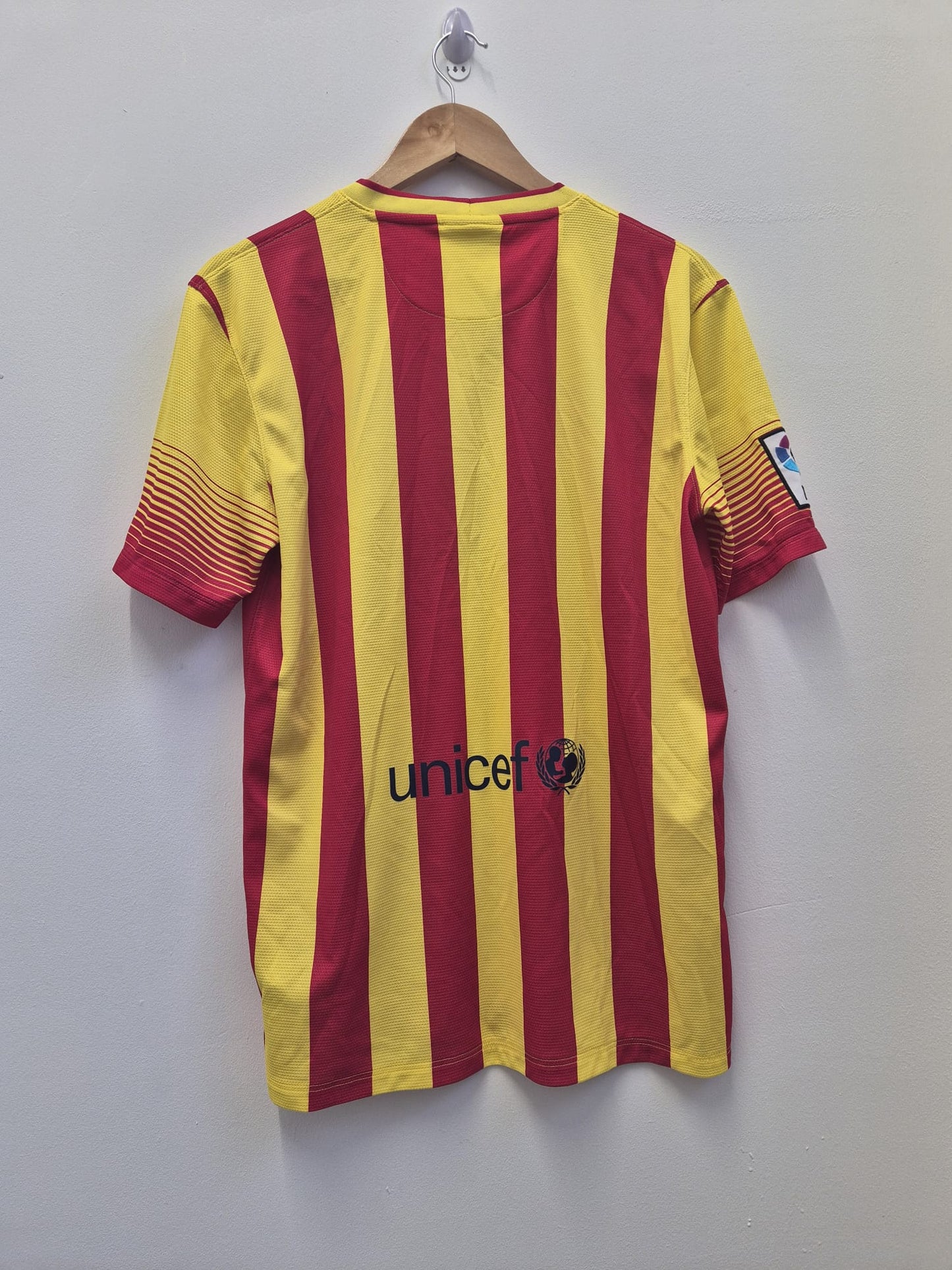 Barcelona 2013/14 Away Shirt Medium