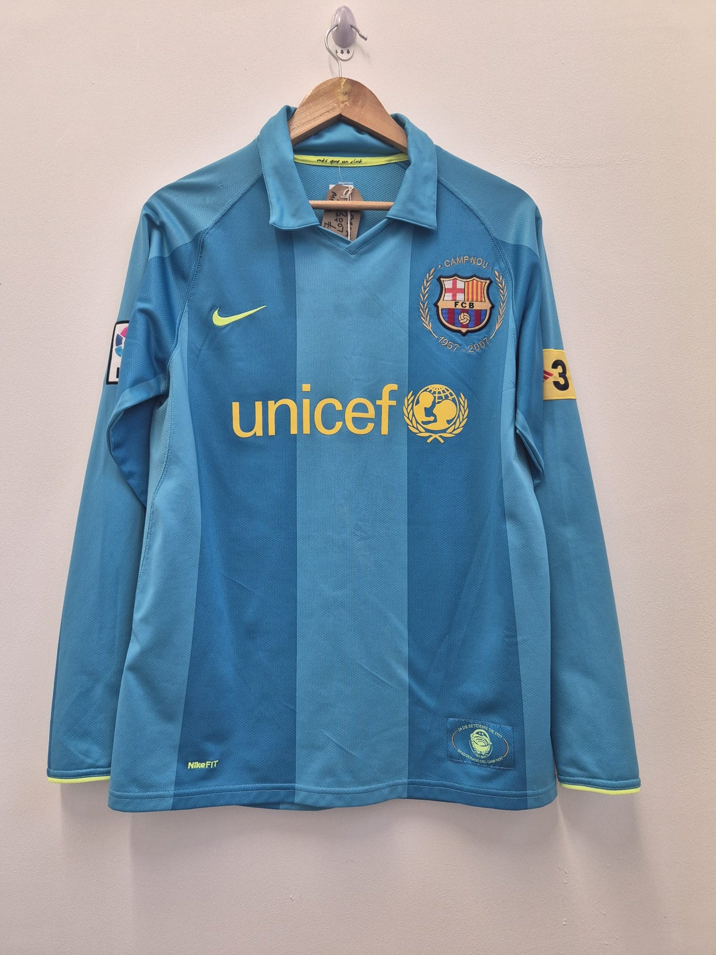 Barcelona 2007/08 'Messi 19' Away Shirt Small