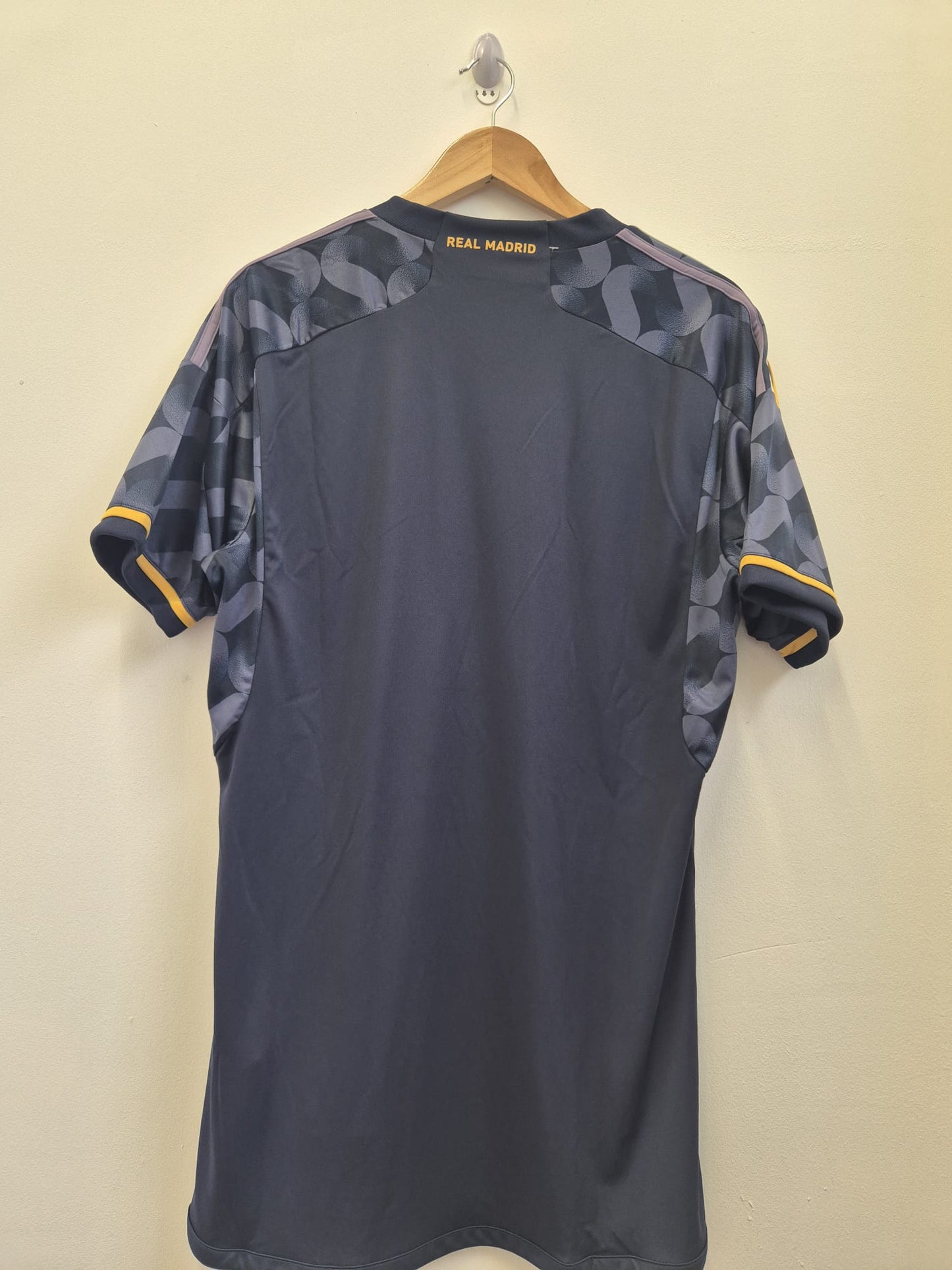 Real Madrid 2023/24 Away Large