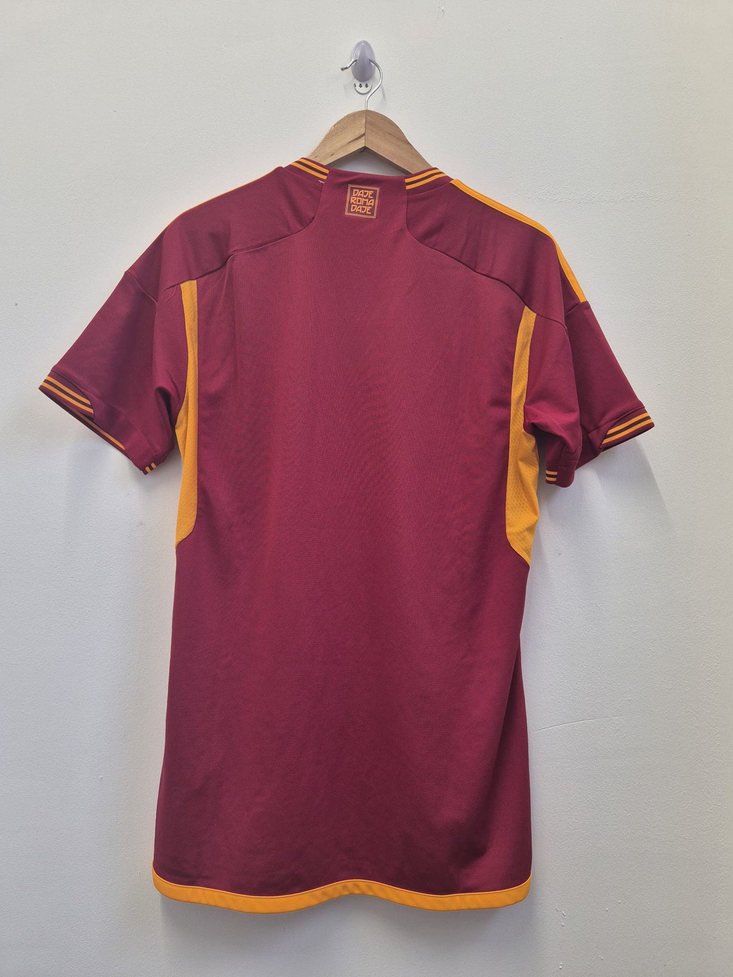 Roma 2023/24 Home Shirt Medium
