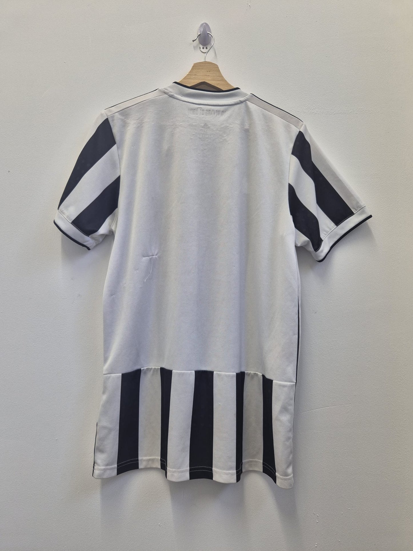Juventus 2021/22 Home Shirt Medium