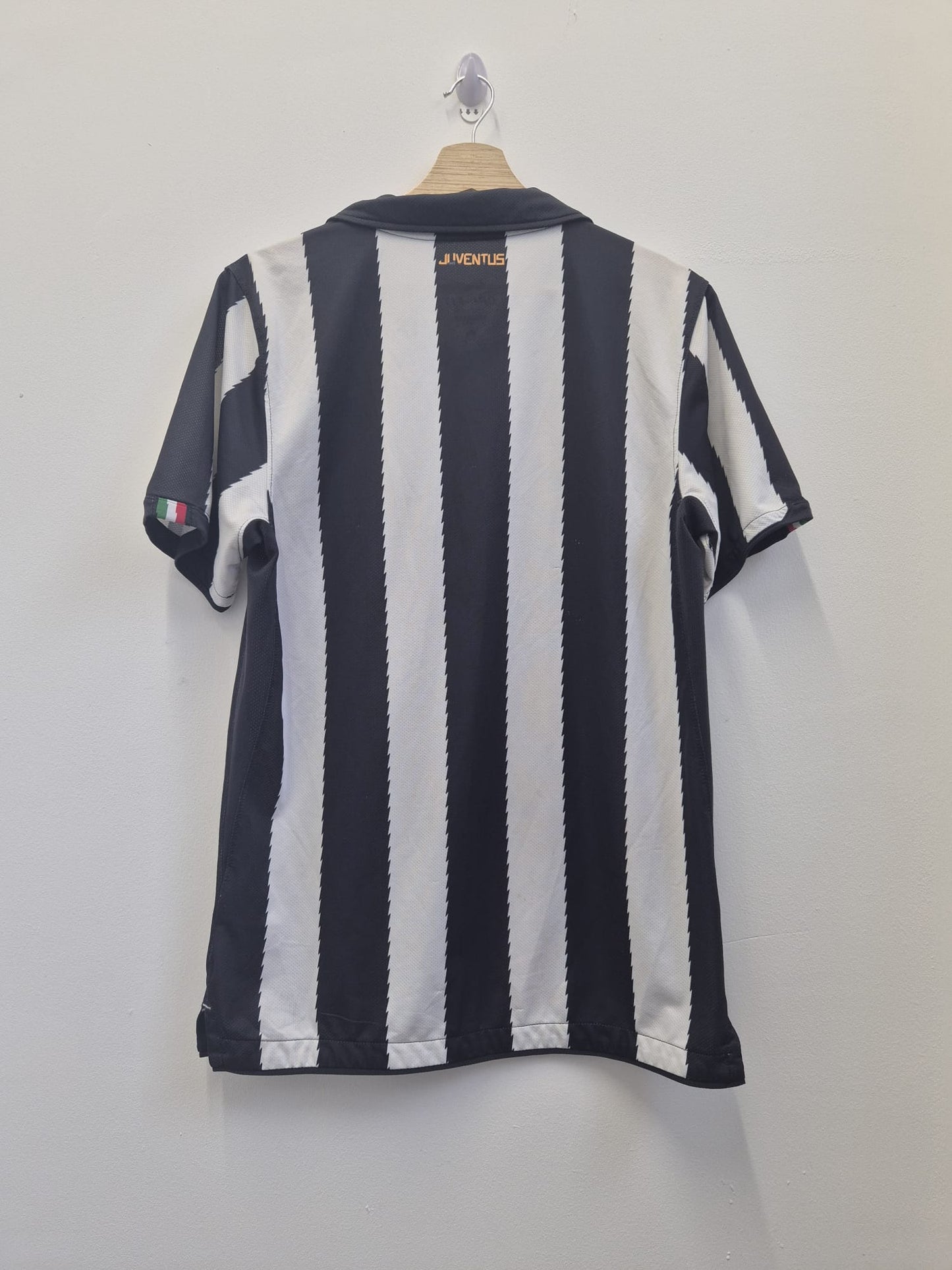 Juventus 2011/12 Home Shirt Small