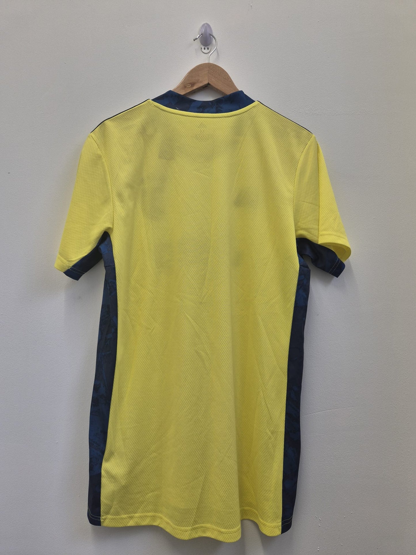 Juventus 2020/21 GK Shirt Medium