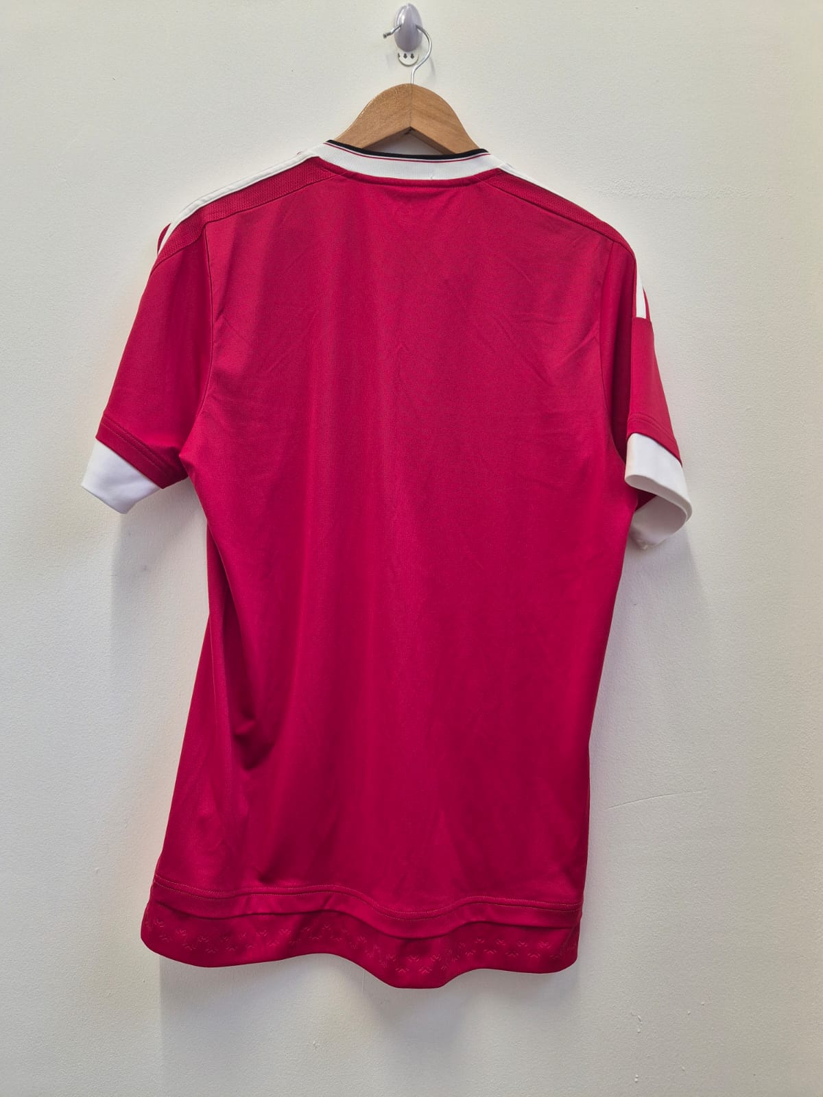 Manchester United 2015/16  Home Shirt Medium