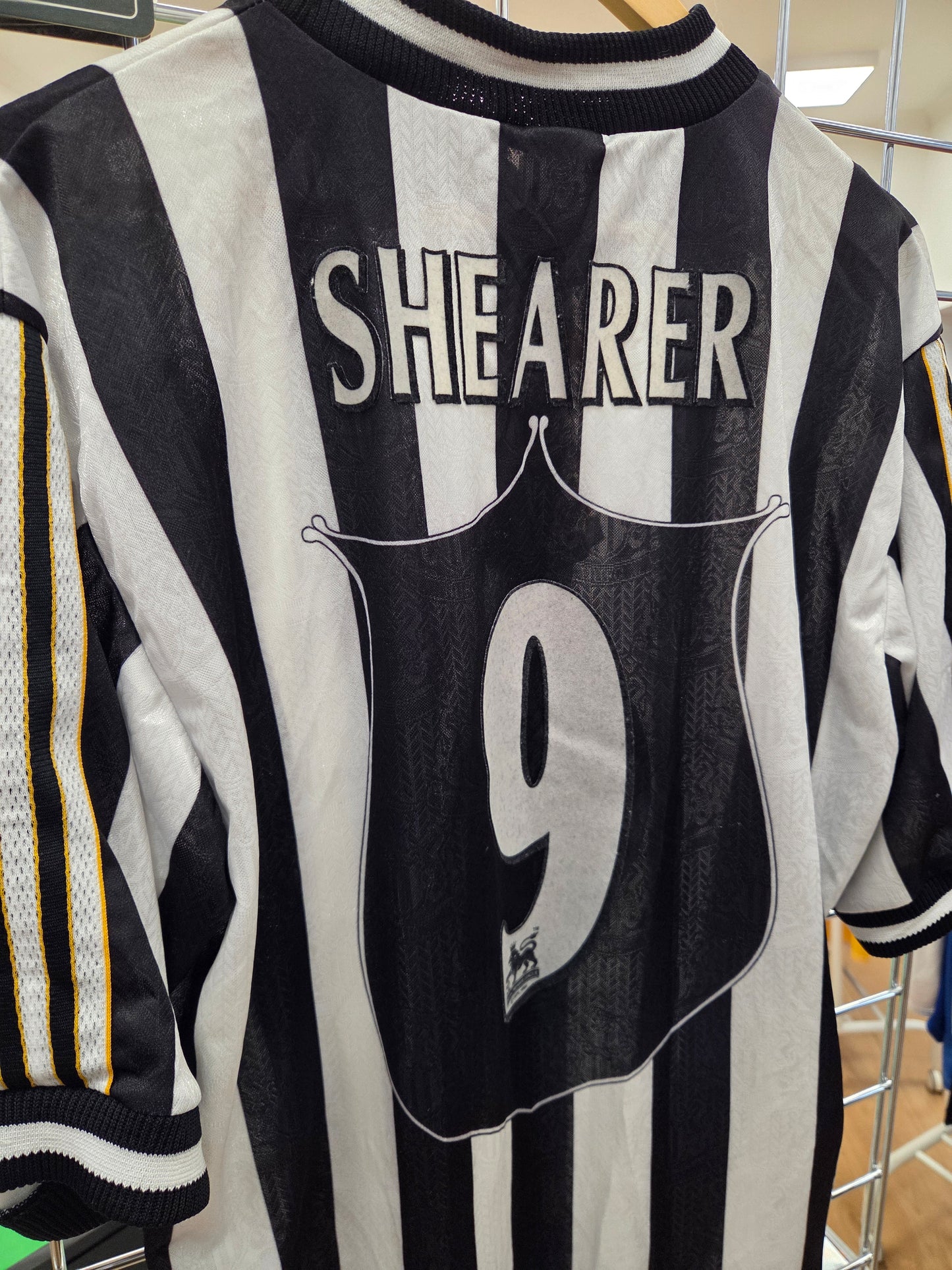 Newcastle United 1997/98 'Shearer 9' Home Shirt Large
