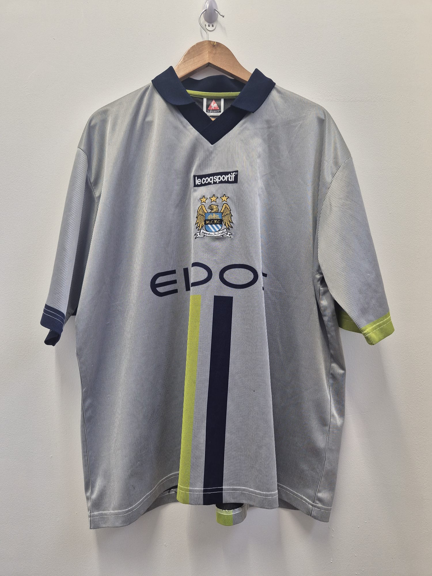 Manchester City 2001/02 Away Shirt XL – The 12th Man Retro