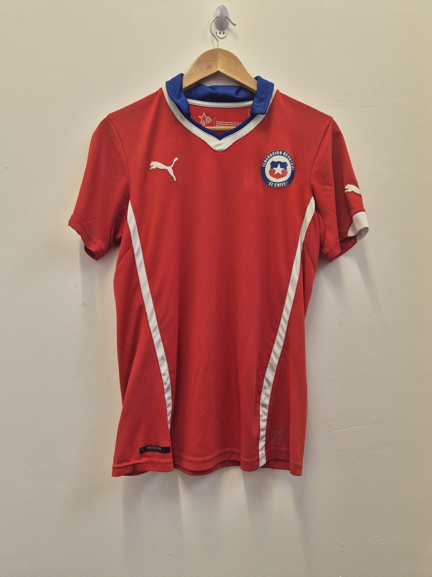 Chile 2014/15 Home Shirt Small
