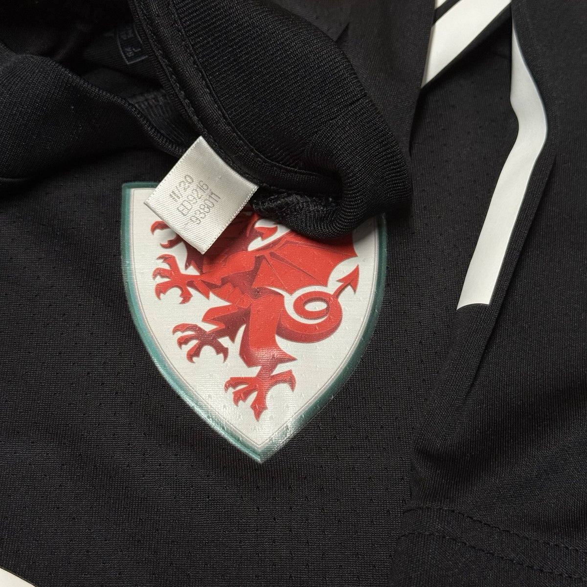 Adidas Black Wales Football Shirt Training Jersey 2021-22 Size XS Adults