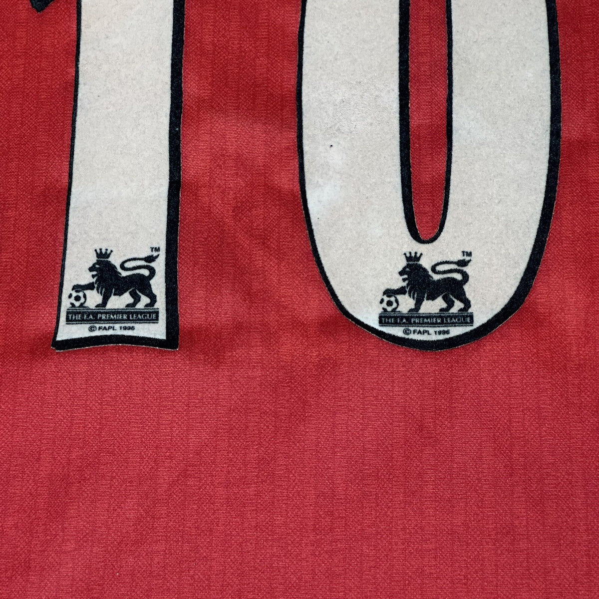 Manchester United 1996-1998 Home Shirt Medium Adult #10 Sherringham