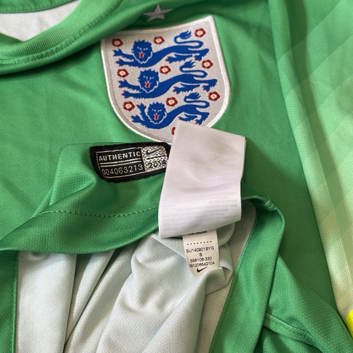 ENGLAND 2014/2015 GOALKEEPER SHIRT HOME FOOTBALL JERSEY SIZE SMALL NIKE