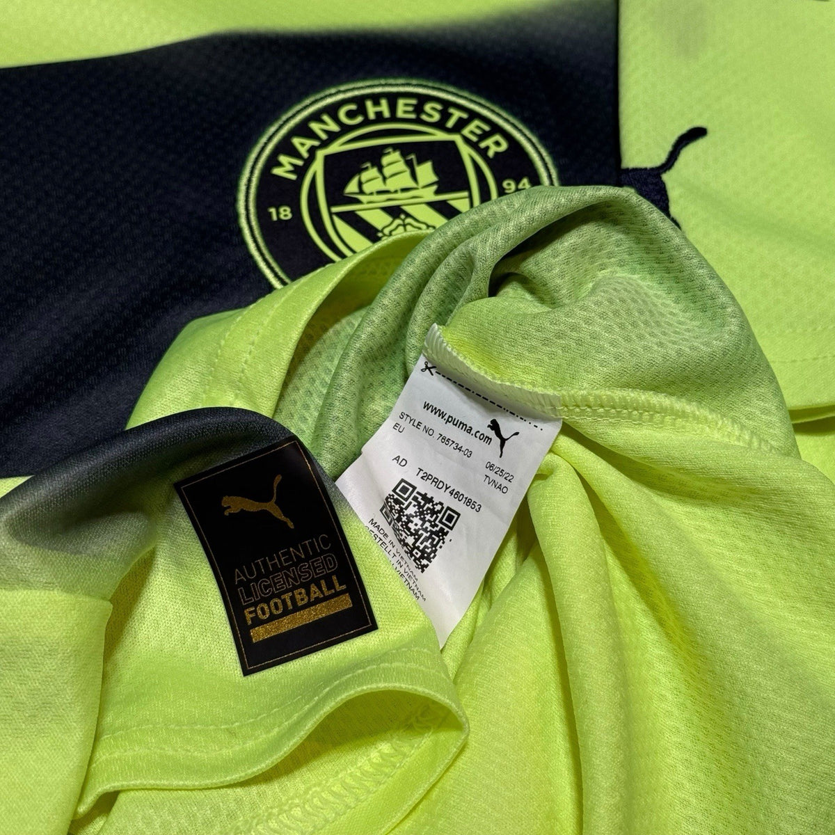 MANCHESTER CITY 22/23 THIRD JERSEY NEON GREEN/BLACK SIZE SMALL S PUMA