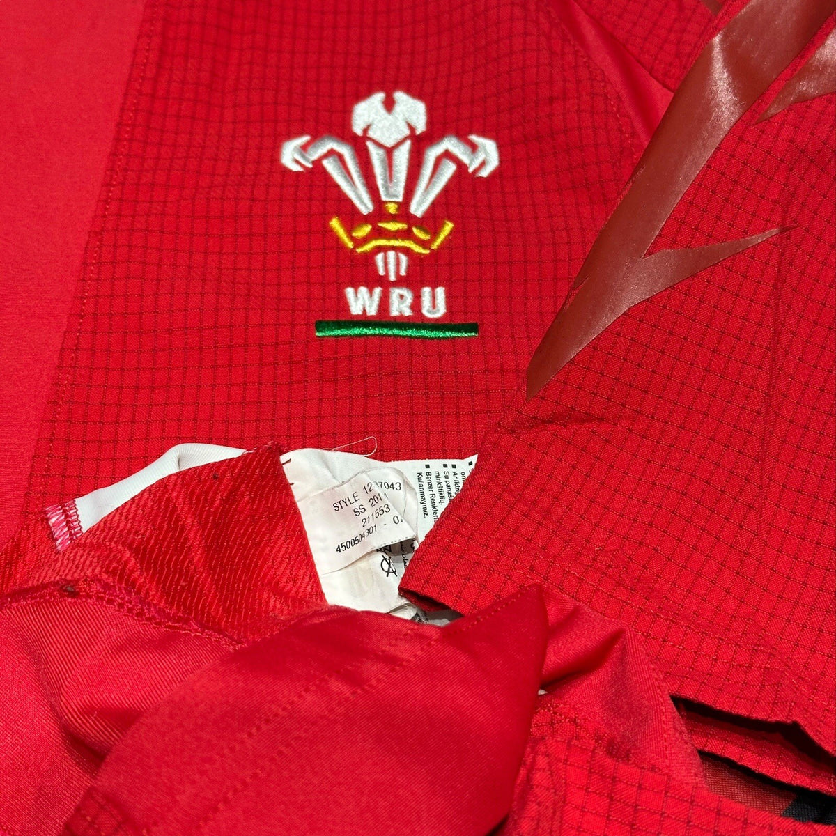 Wales Rugby Home Shirt 2013/2014 Under Armour Red Adult Small