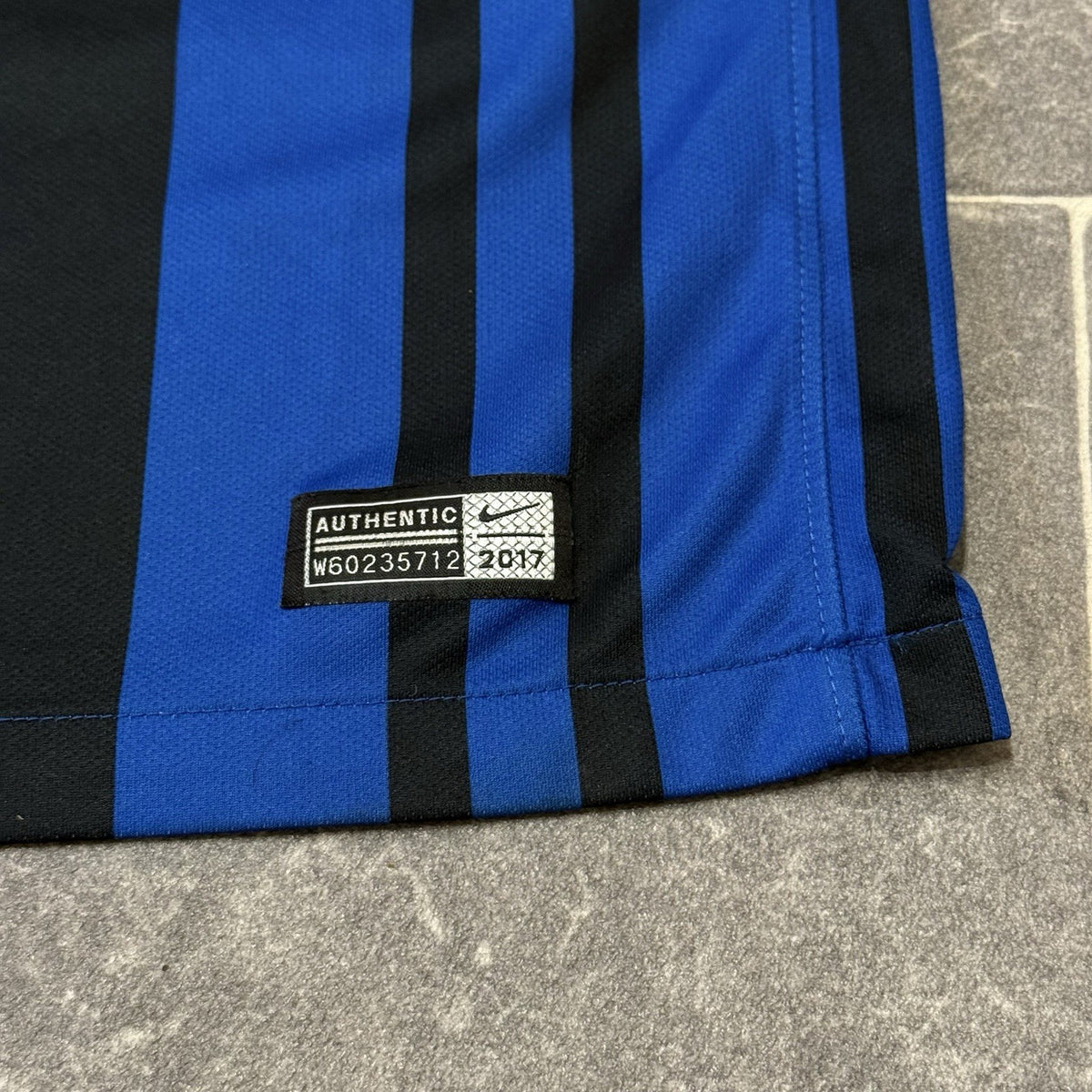 INTER MILAN FOOTBALL SHIRT SIZE ADULT SMALL NIKE HOME SHIRT 2017/2018