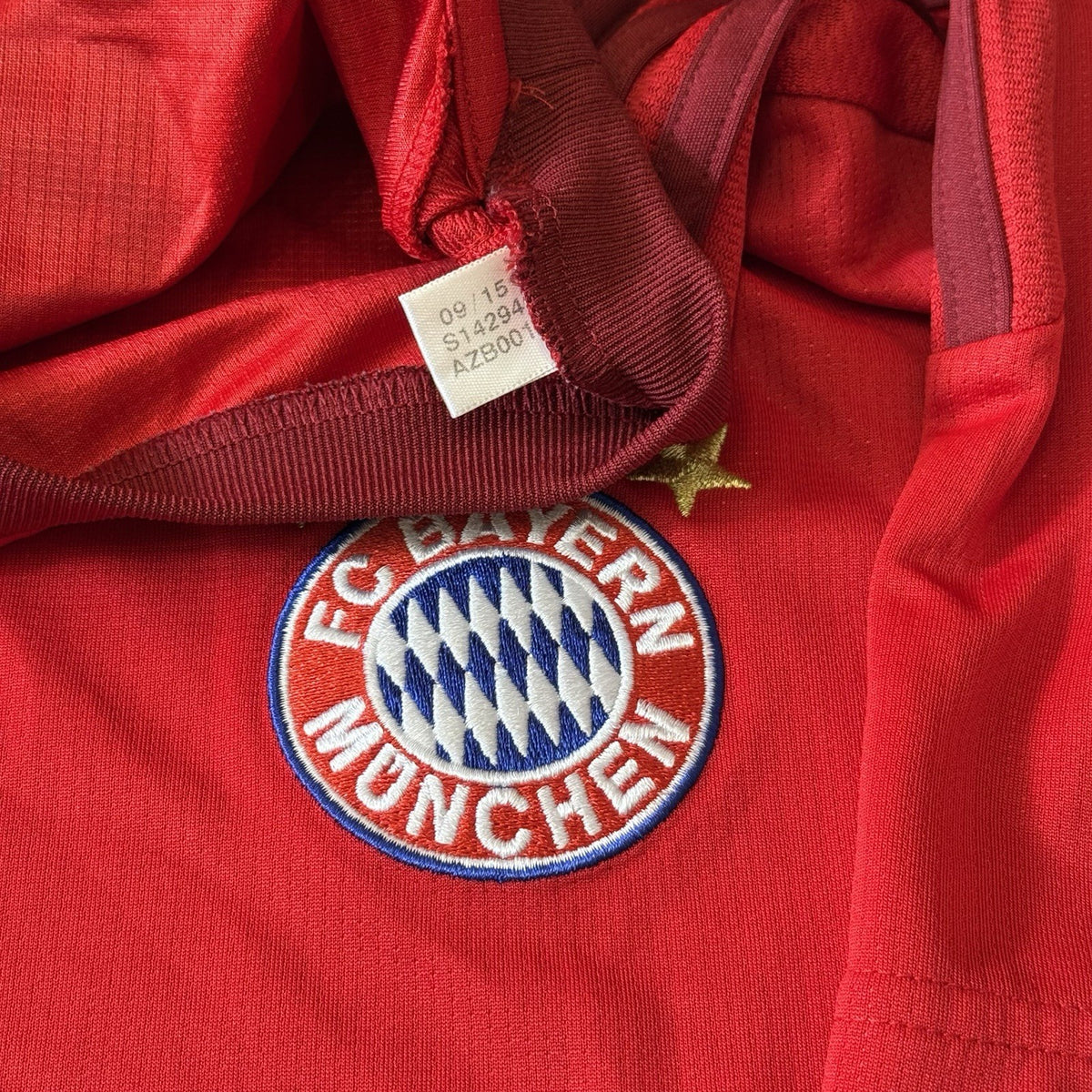Bayern Munich Home Football Shirt 2015/16 Men’s Small Adidas
