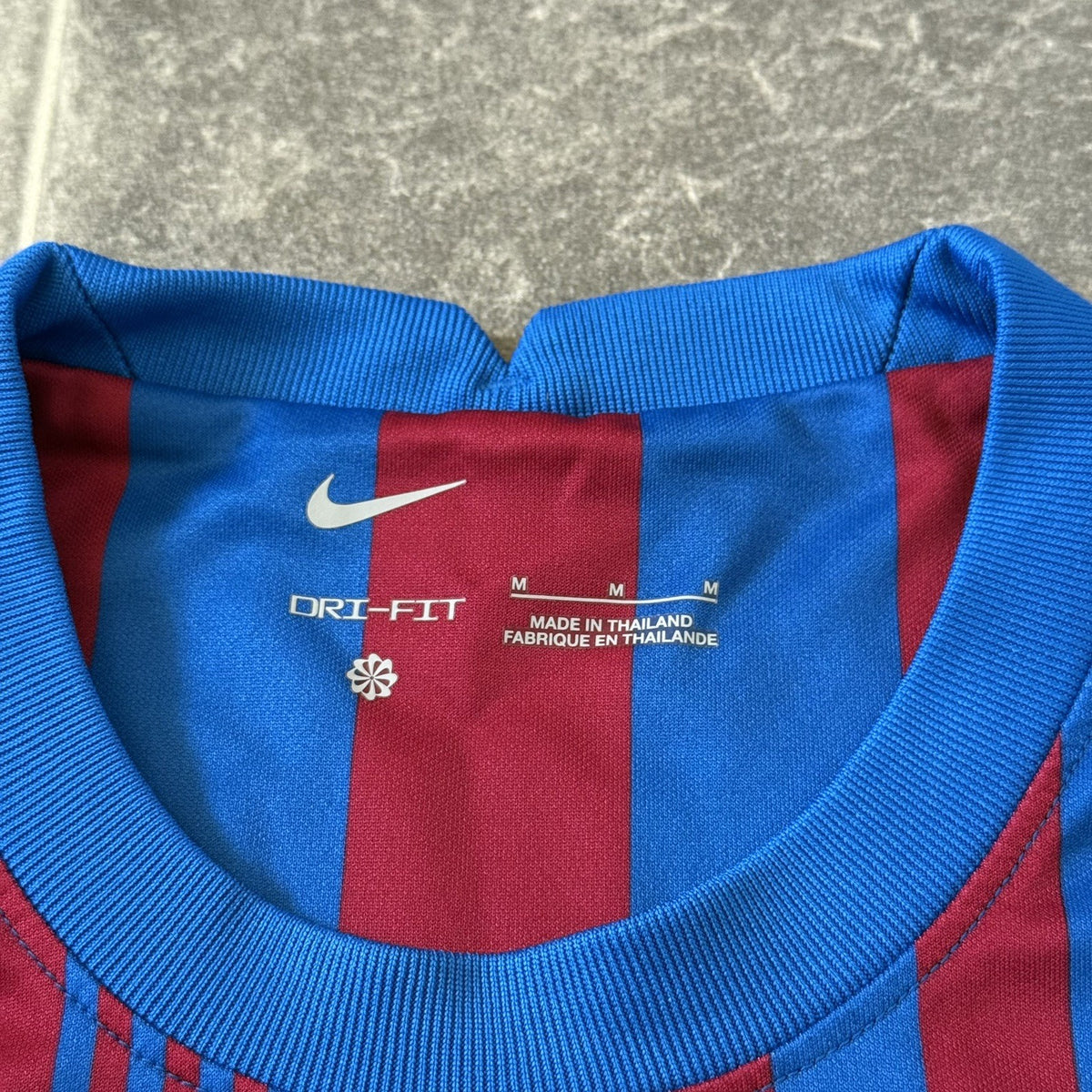 Barcelona Football Shirt Jersey 2021/22 Home Adults Medium