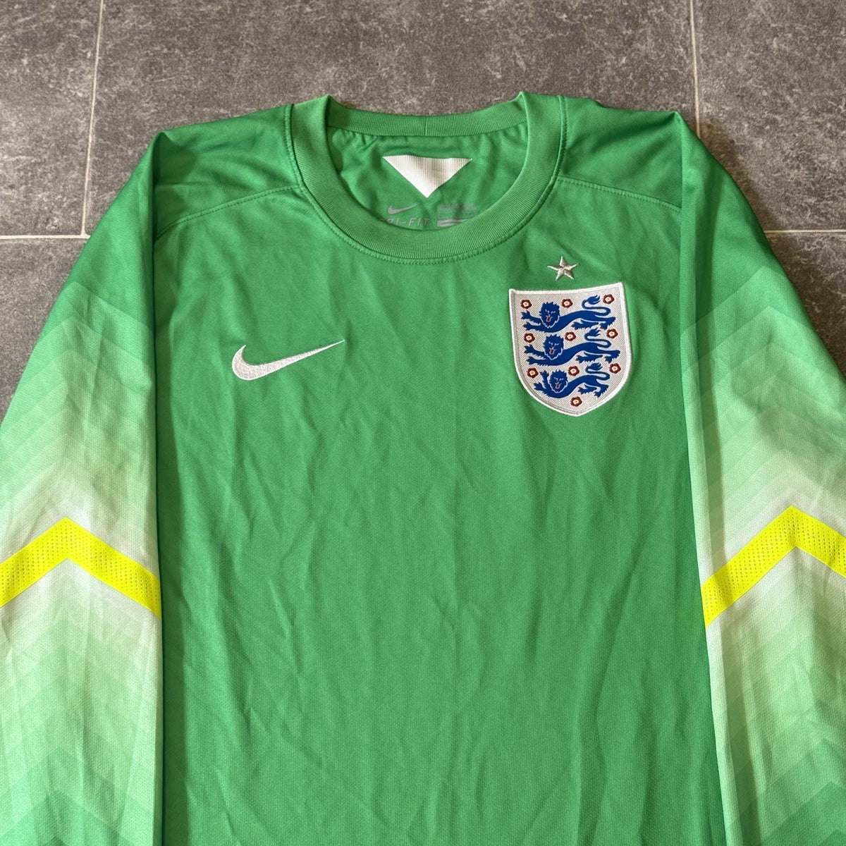 ENGLAND 2014/2015 GOALKEEPER SHIRT HOME FOOTBALL JERSEY SIZE SMALL NIKE