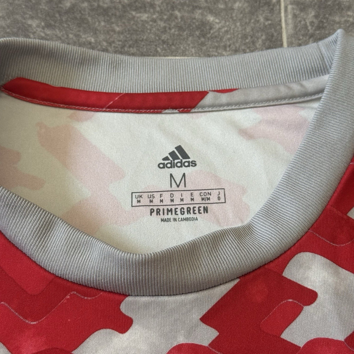Manchester United pre-match football shirt Adidas Medium 2021 22 Soccer Jersey