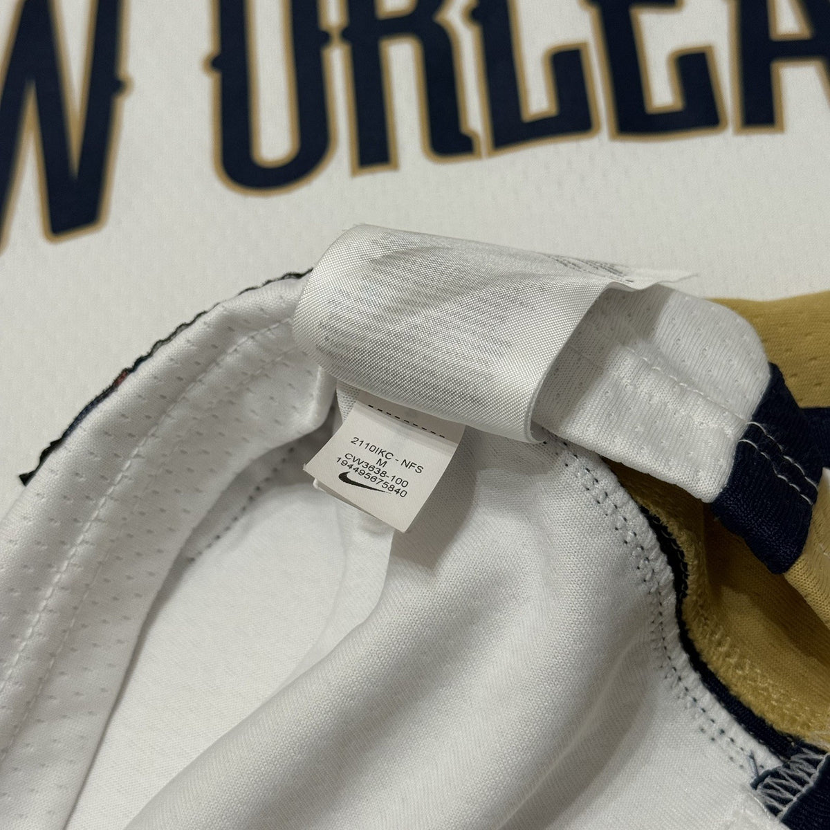 Anthony Davis New Orleans Pelicans NBA Home Swingman Jersey Medium Adults