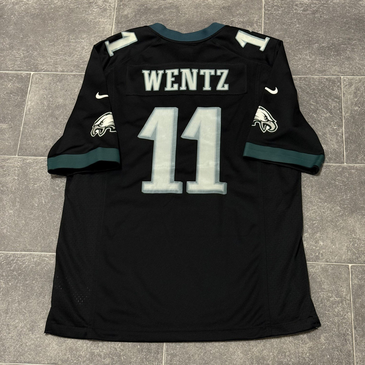 Philadelphia Eagles Carson Wentz #11 NFL Jersey Nike Large Adults Retro