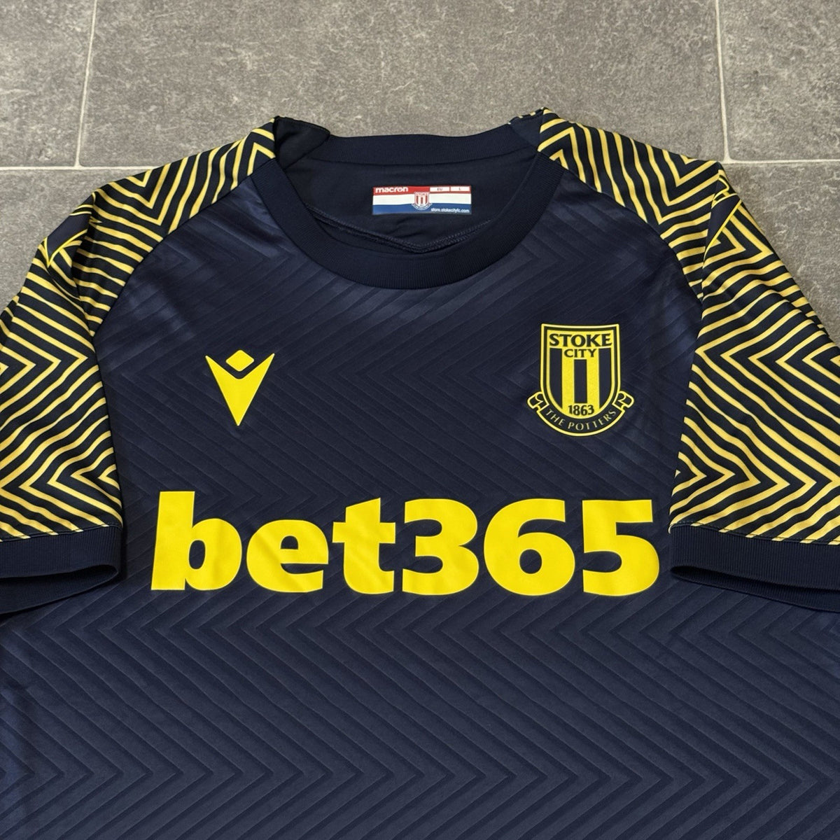 Stoke City Football Shirt Jersey 2020/21 Away Large Adults
