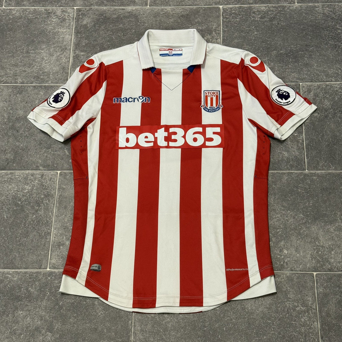 Stoke City Home Football Shirt 2016/17 Adults Medium Macron #21 Imbula