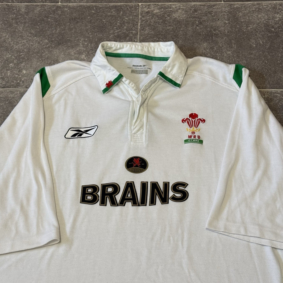 Wales Away Rugby Shirt 2005 Size XXL Mens 2XL Short Sleeve Reebok Brains WRU