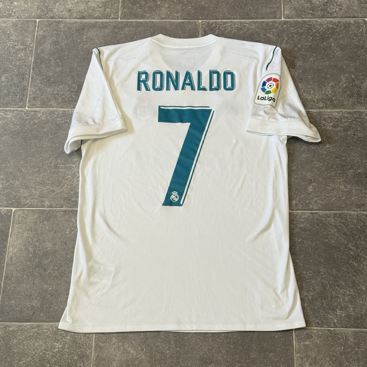 Cristiano Ronaldo Real Madrid 2017-18 home football shirt Small Adults