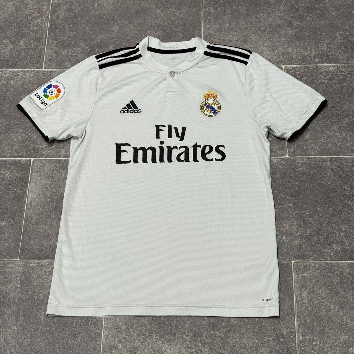 REAL MADRID 2018/2019 HOME FOOTBALL SHIRT ADIDAS SOCCER JERSEY SIZE Medium ADULT