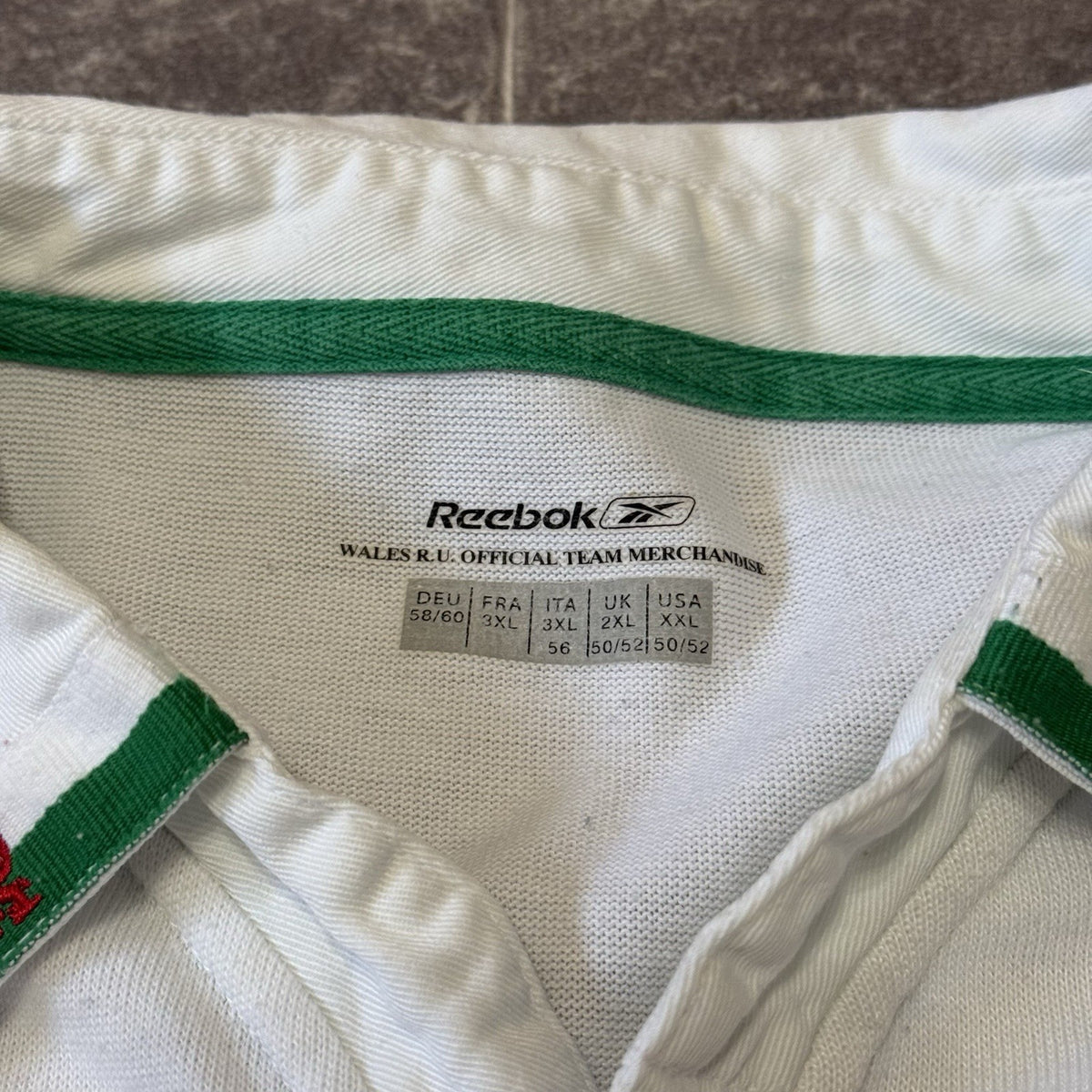 Wales Away Rugby Shirt 2005 Size XXL Mens 2XL Short Sleeve Reebok Brains WRU