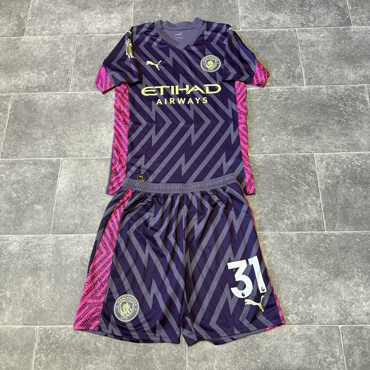 MANCHESTER CITY 2021/22 Goalkeeper Kit #31 EDERSON Medium Puma Jersey + Shorts