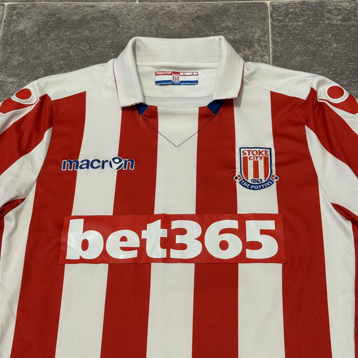 Stoke City Home Football Shirt 2016/17 Adults Medium Macron #21 Imbula