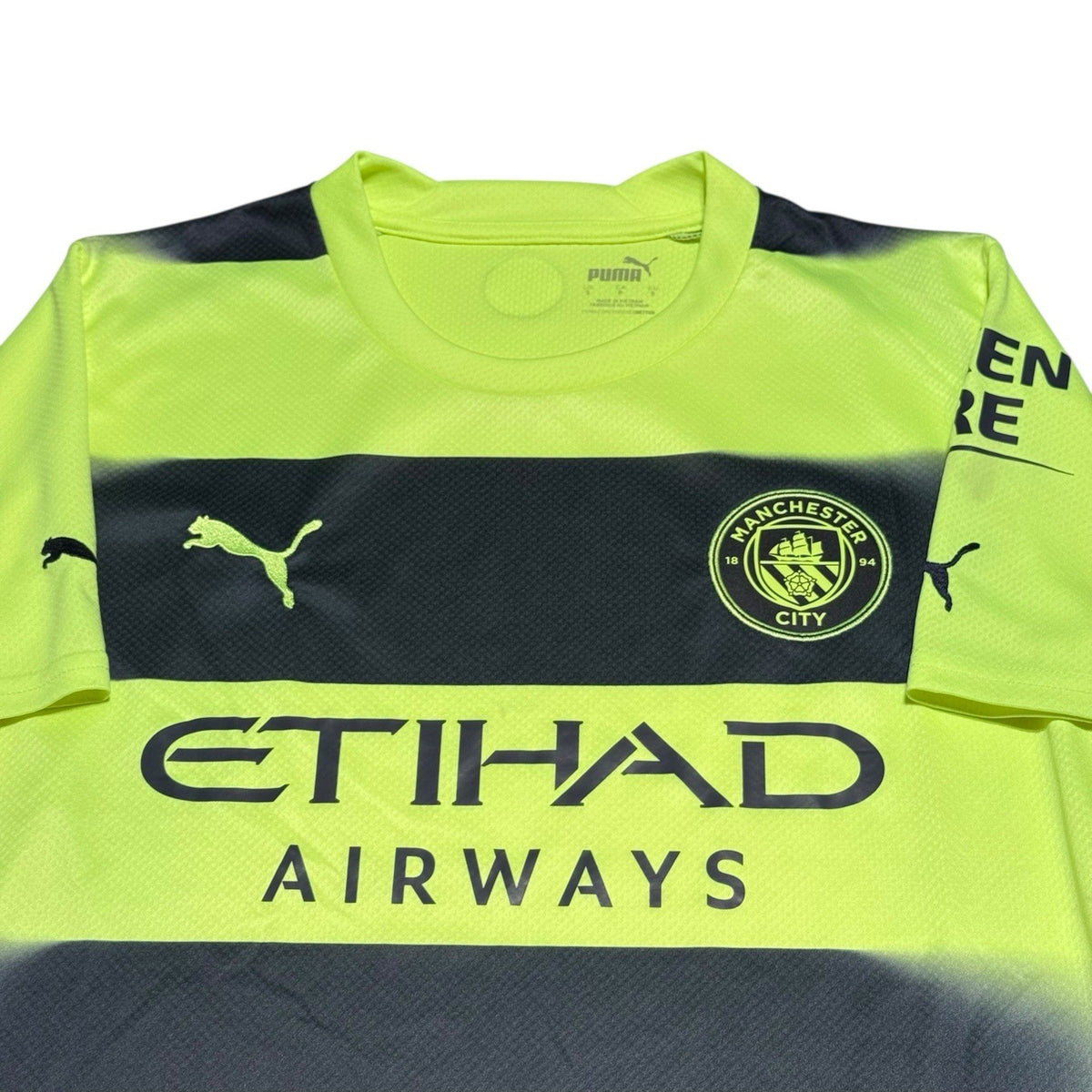 MANCHESTER CITY 22/23 THIRD JERSEY NEON GREEN/BLACK SIZE SMALL S PUMA