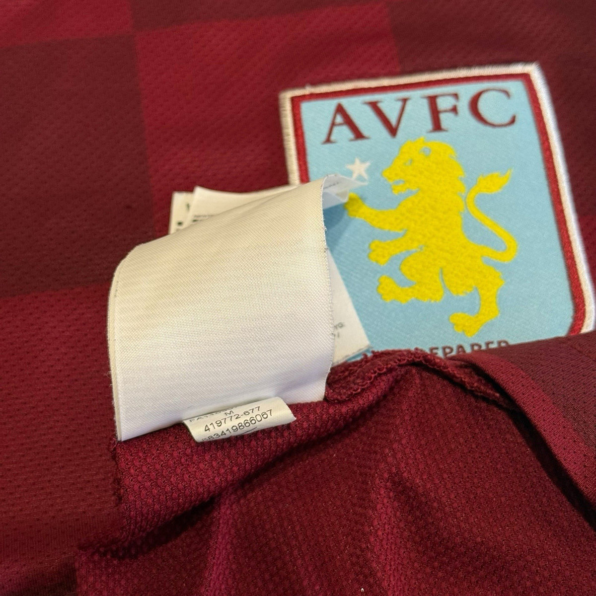 Aston Villa 2011/12 Sponsorless Home Shirt Men’s Medium Nike