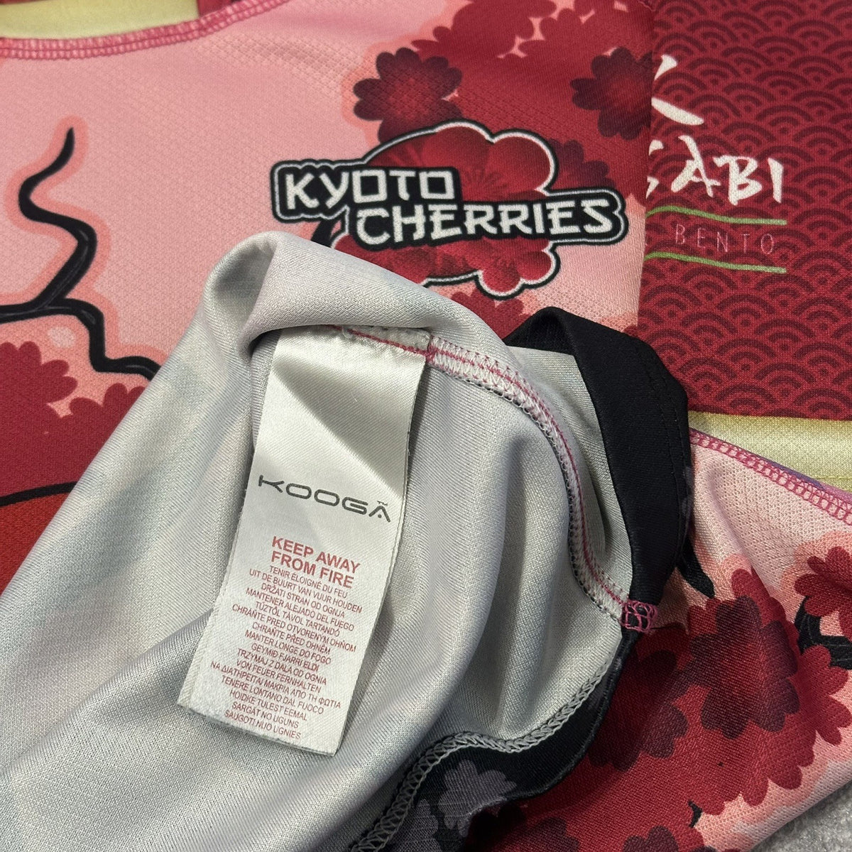 KYOTO CHERRIES WBR RUGBY JERSEY SIZE SMALL KOOGA CHERRY BLOSSOM