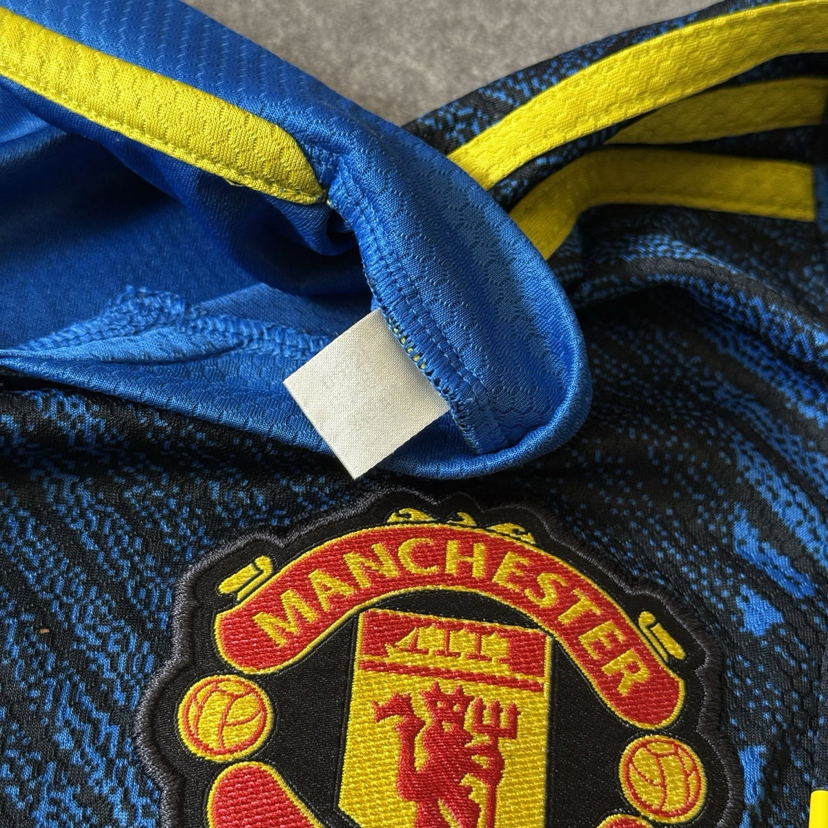 Manchester United Football Shirt Mens Large Blue 2021/22 Third Adidas
