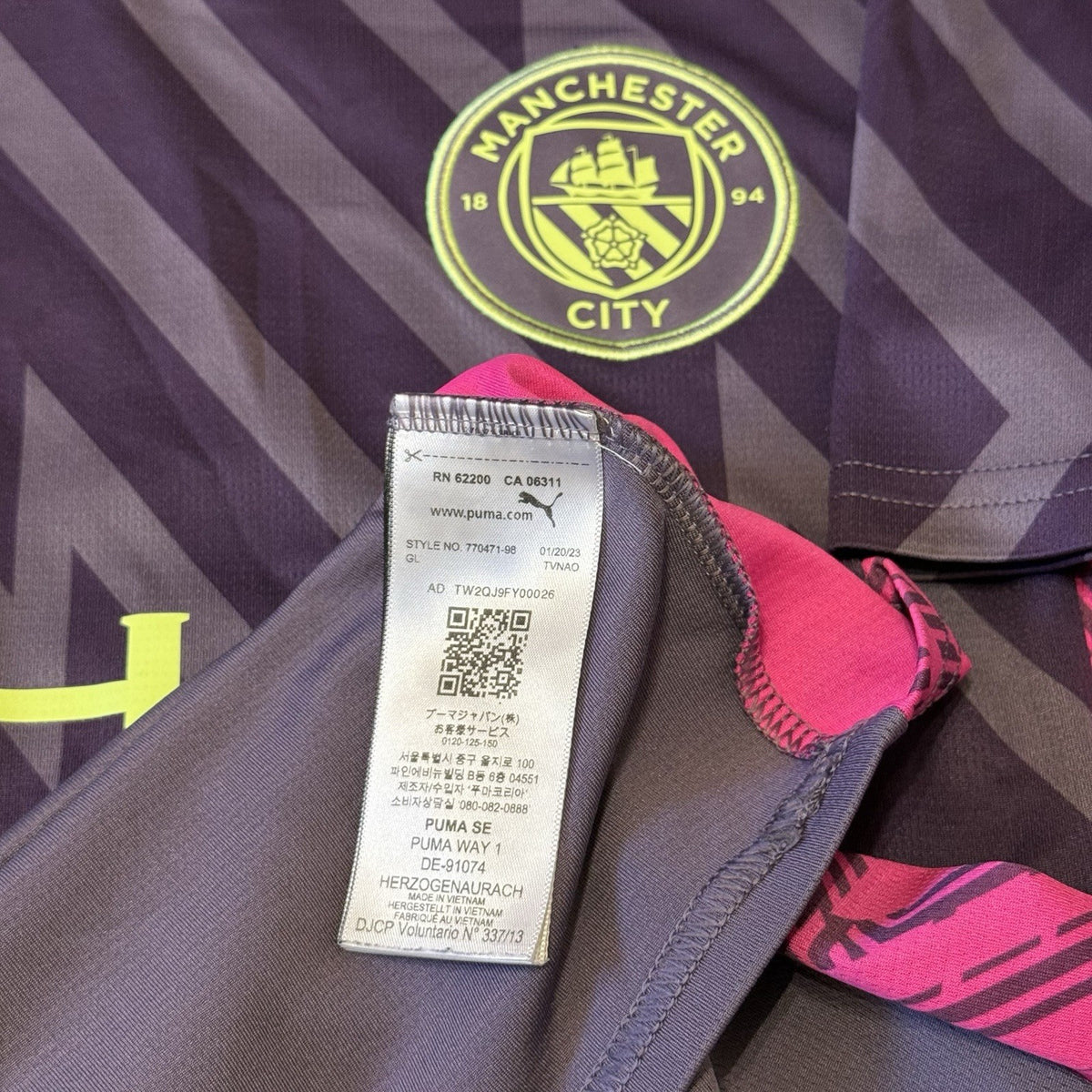 MANCHESTER CITY 2021/22 Goalkeeper Kit #31 EDERSON Medium Puma Jersey + Shorts