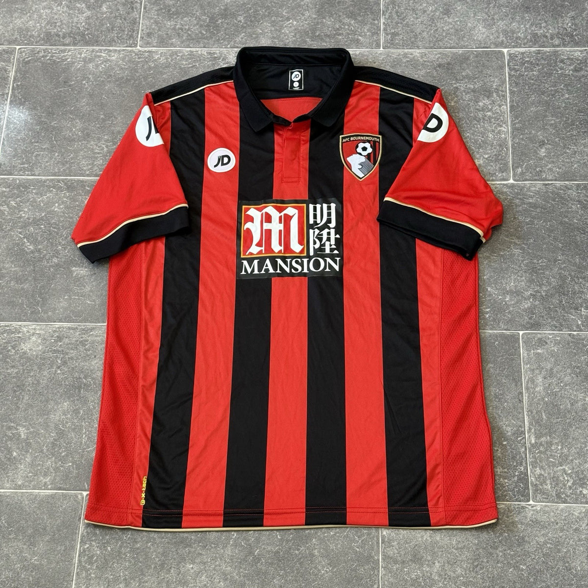 AFC Bournemouth Home Football Shirt 2016/17 Adults Size Large JD Black/Red