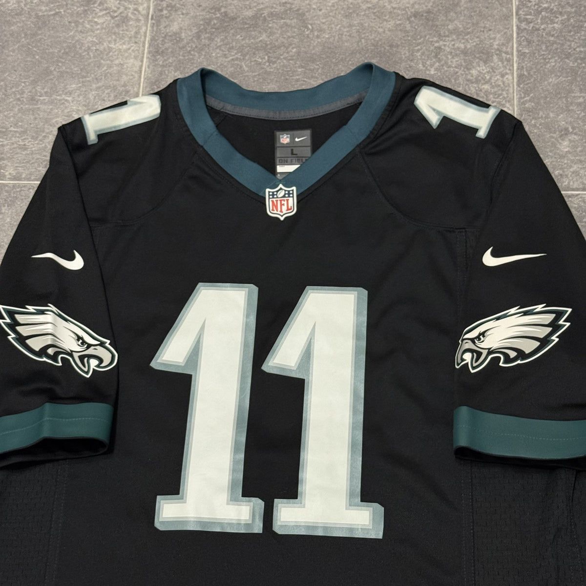 Philadelphia Eagles Carson Wentz #11 NFL Jersey Nike Large Adults Retro