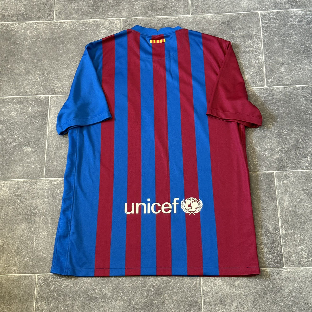 Barcelona Football Shirt Jersey 2021/22 Home Adults Medium