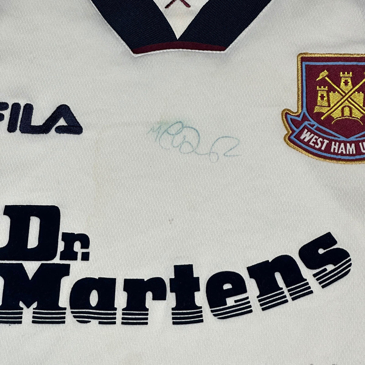 West Ham 1999/00 AWAY Football Shirt SIGNED Soccer Jersey Size Medium