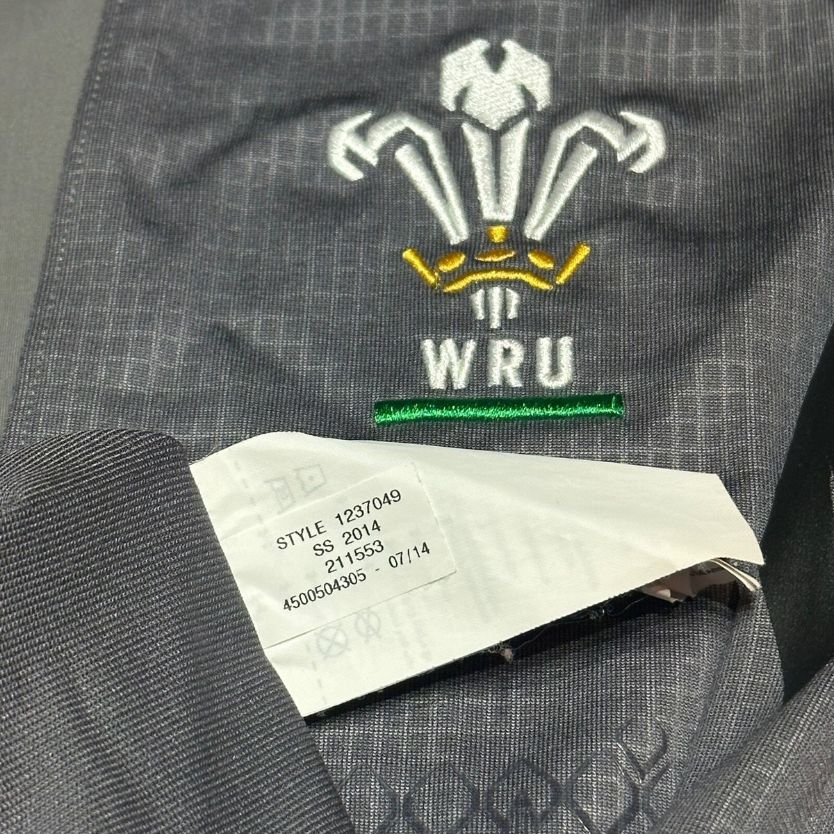 WALES RUGBY UNION SHIRT JERSEY UNDER ARMOUR SIZE 2XL ADULT