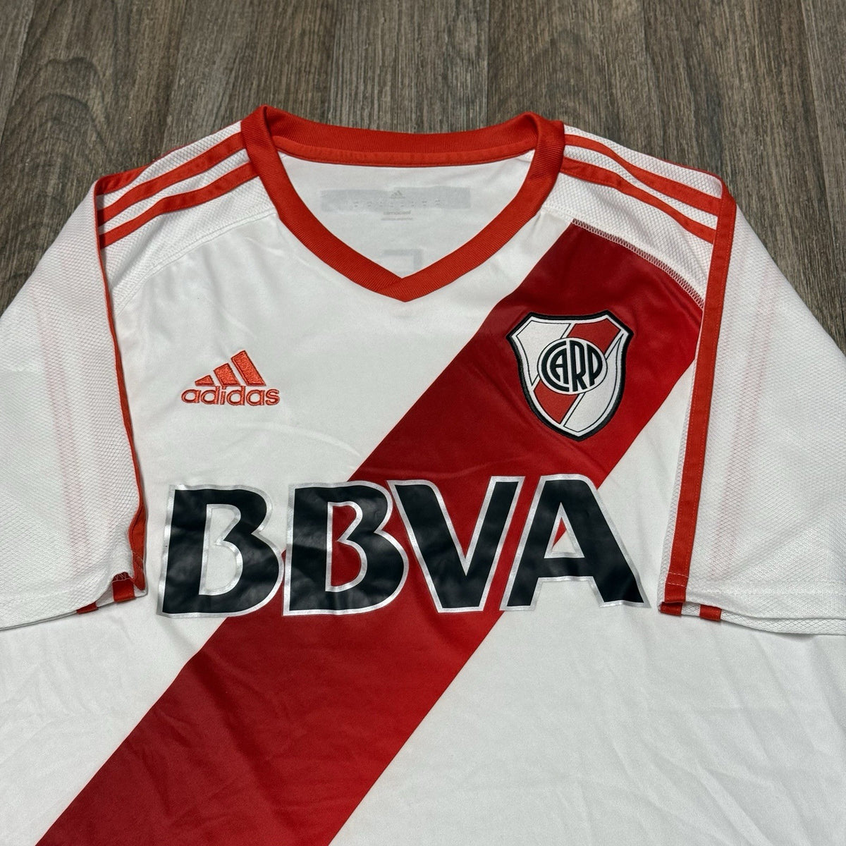 River Plate 2016/17 Home Football Shirt Medium