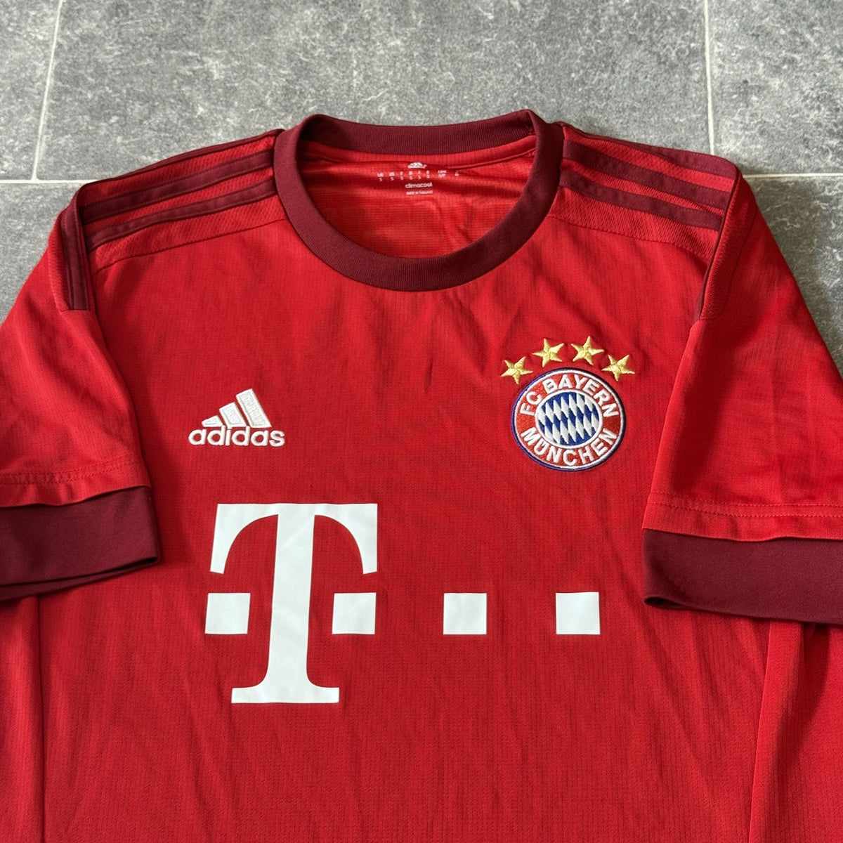 Bayern Munich Home Football Shirt 2015/16 Men’s Small Adidas