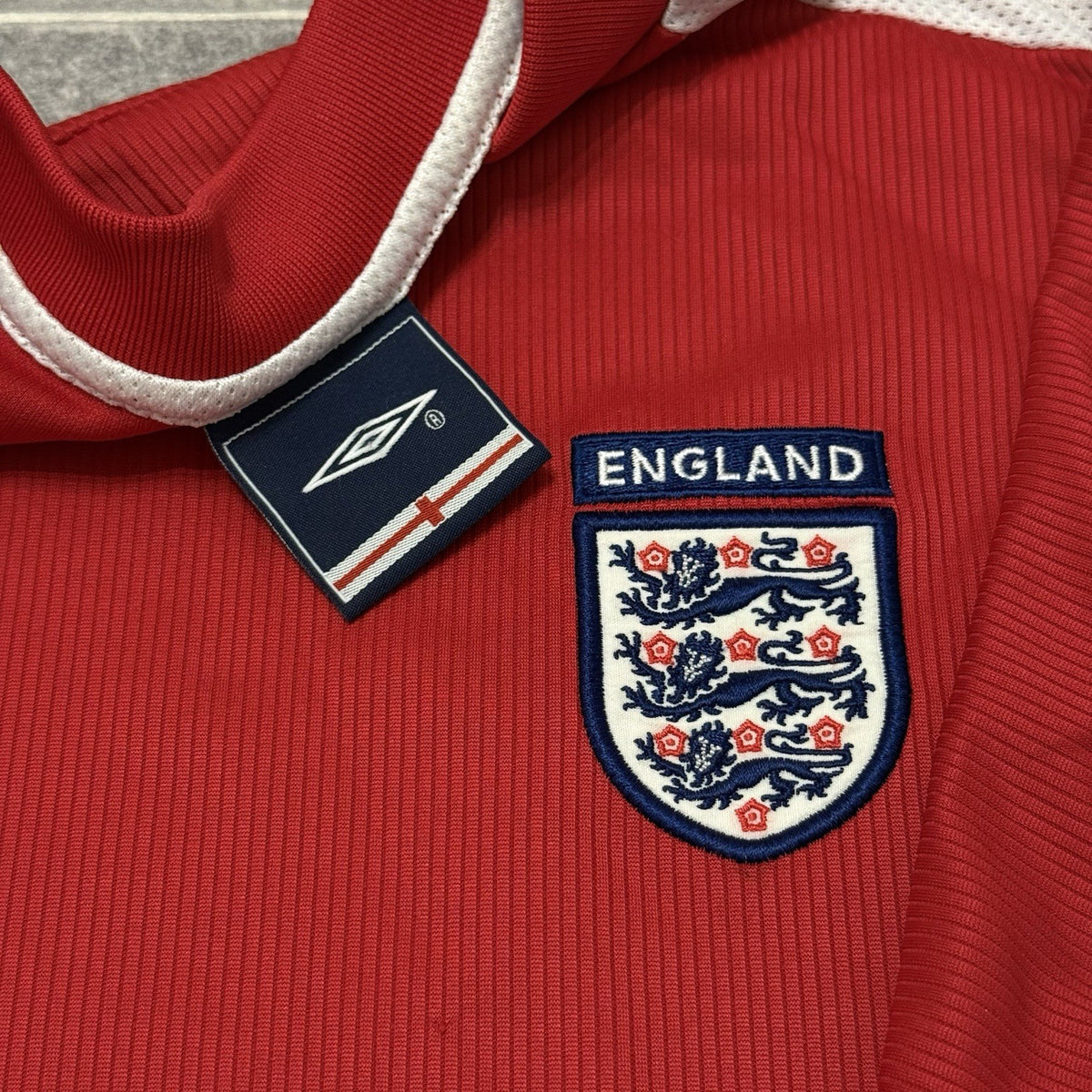 England Training Football Shirt 2004/06 Adults Small Umbro