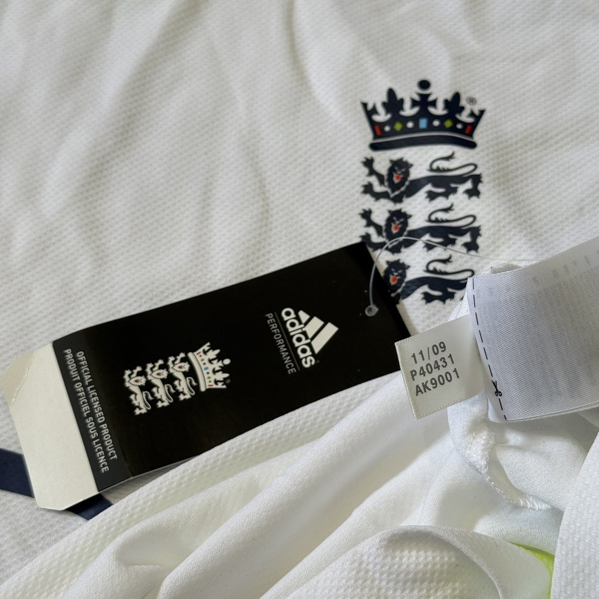 England Cricket Jersey 2010/11 White Training Shirt Mens Large