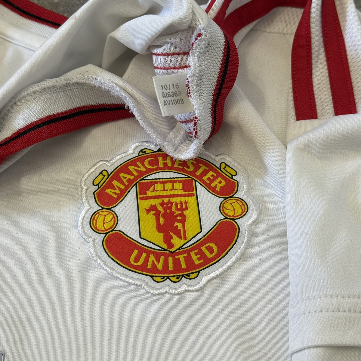 Manchester United Football Shirt Jersey 2015/16 Away Large Adults